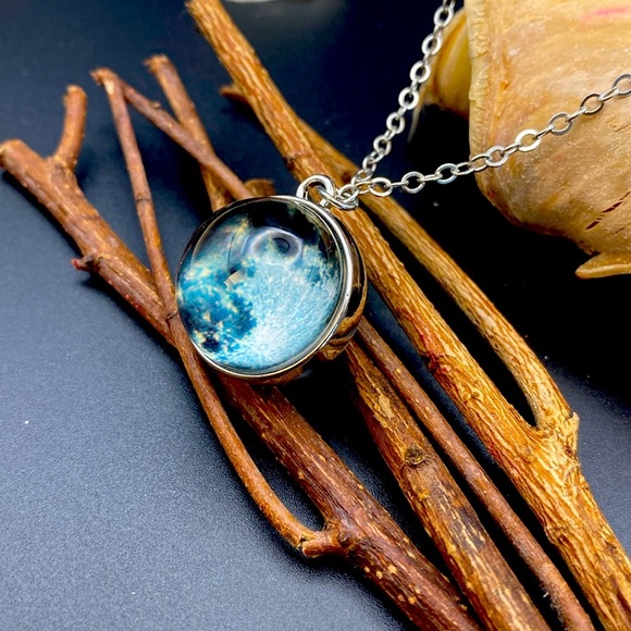 Galaxy Necklace - Picture 1 of 4